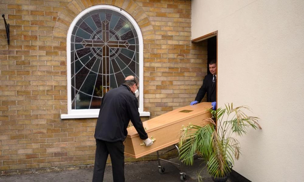 Κορονοϊός: Διέρρευσε εφιαλτικό σενάριο για τους νεκρούς στη Βρετανία